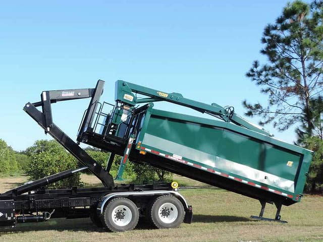 HL3 Hooklift Truck Mount Grapple Loader skid unloading